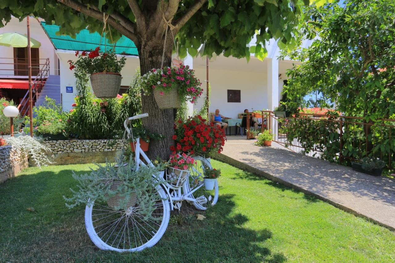 Apartments By The Sea Zivogosce - Blato, Makarska - 1057 Blato  Bagian luar foto