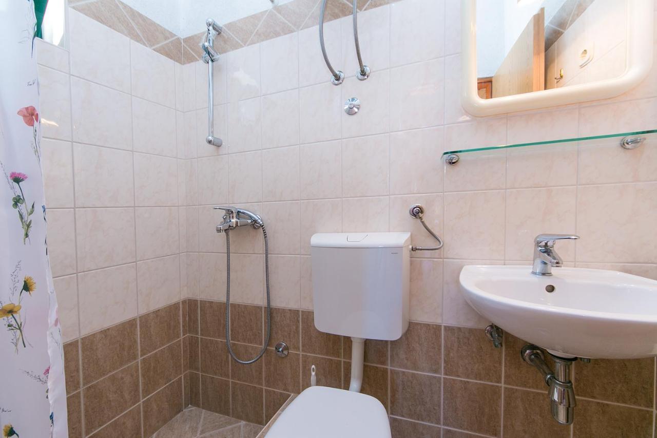 Apartments By The Sea Zivogosce - Blato, Makarska - 1057 Blato  Bagian luar foto