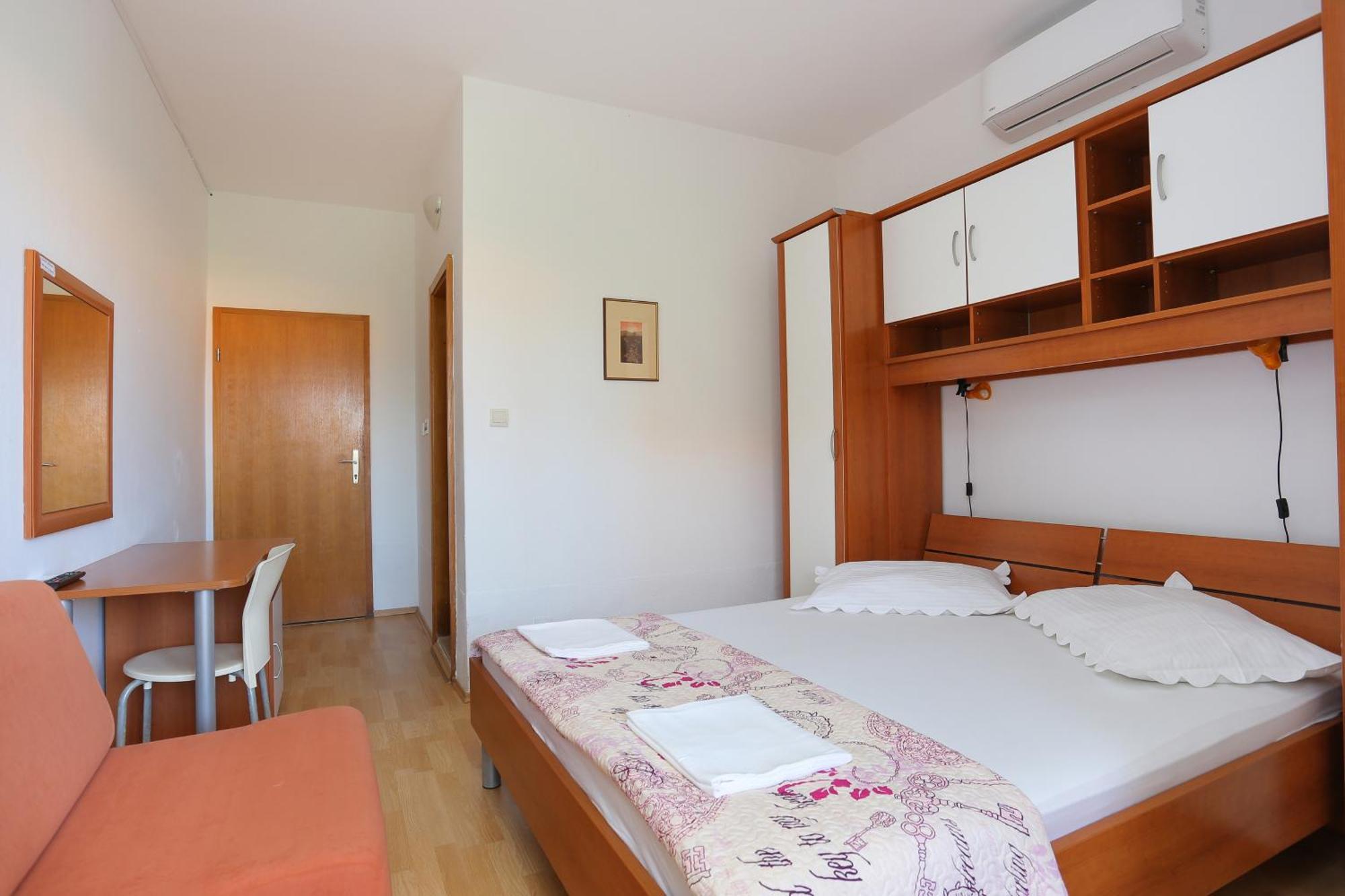 Apartments By The Sea Zivogosce - Blato, Makarska - 1057 Blato  Ruang foto