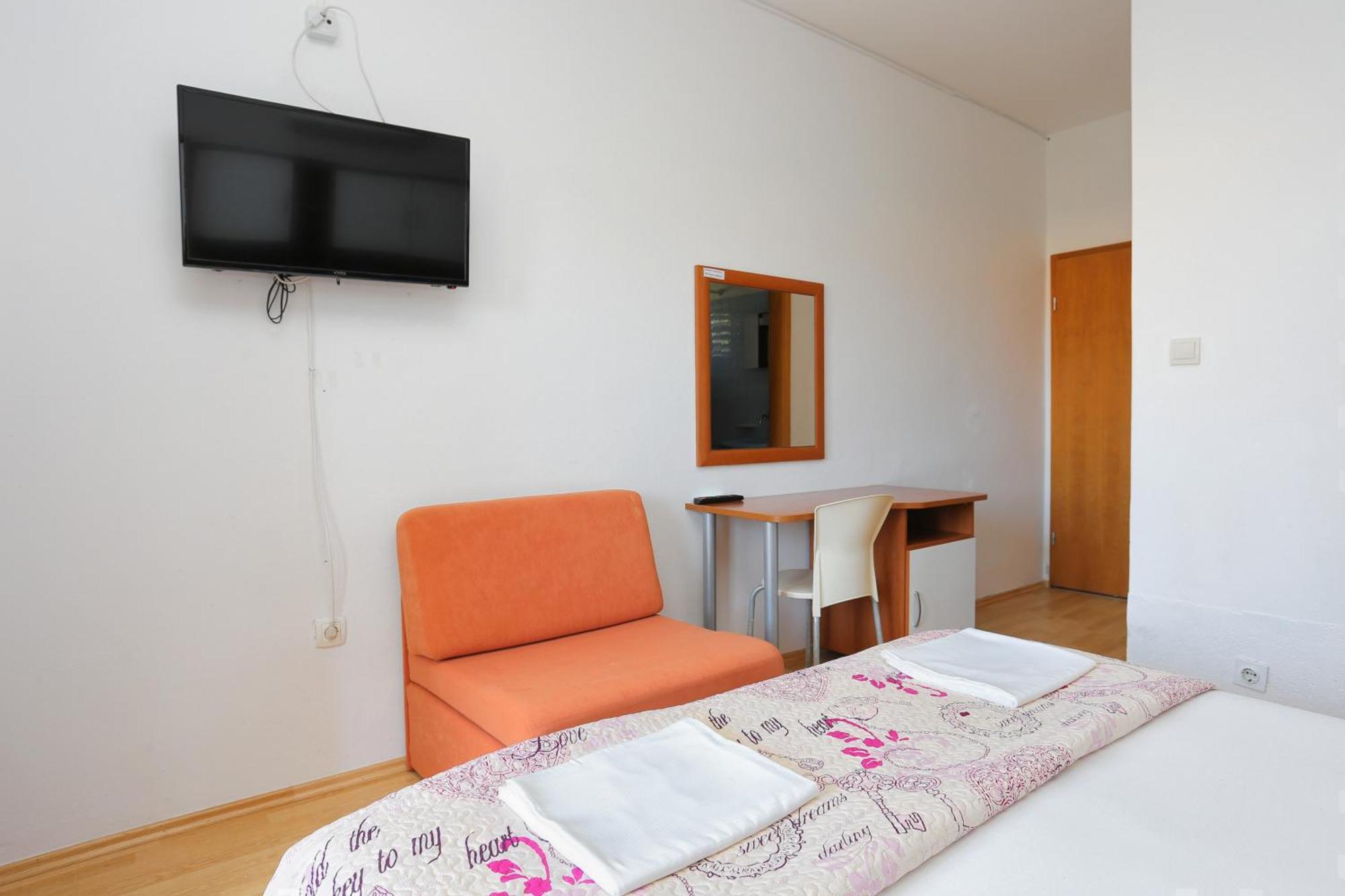 Apartments By The Sea Zivogosce - Blato, Makarska - 1057 Blato  Ruang foto
