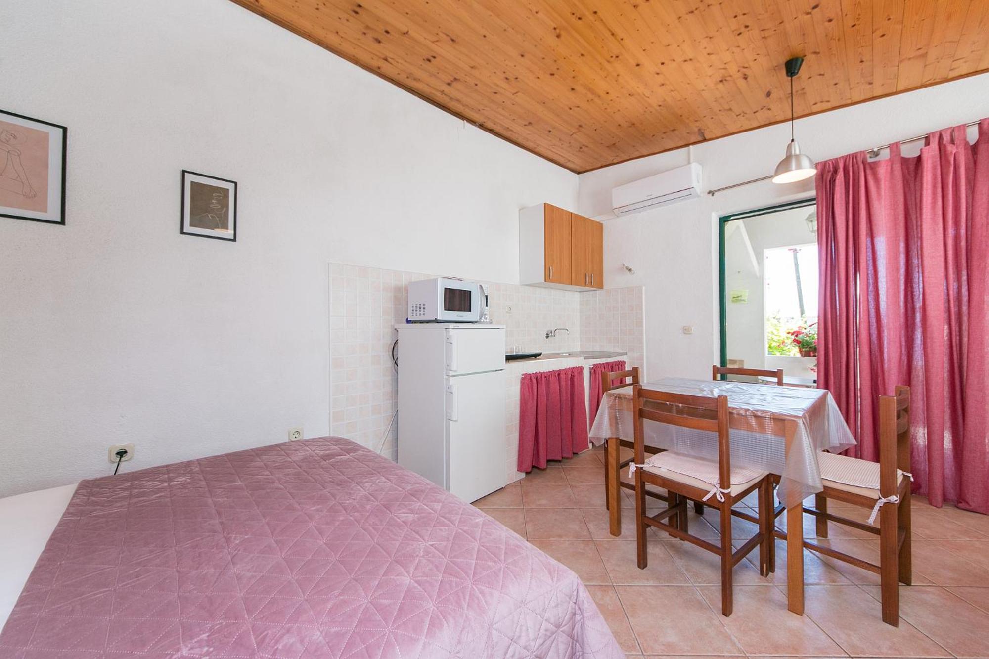 Apartments By The Sea Zivogosce - Blato, Makarska - 1057 Blato  Ruang foto