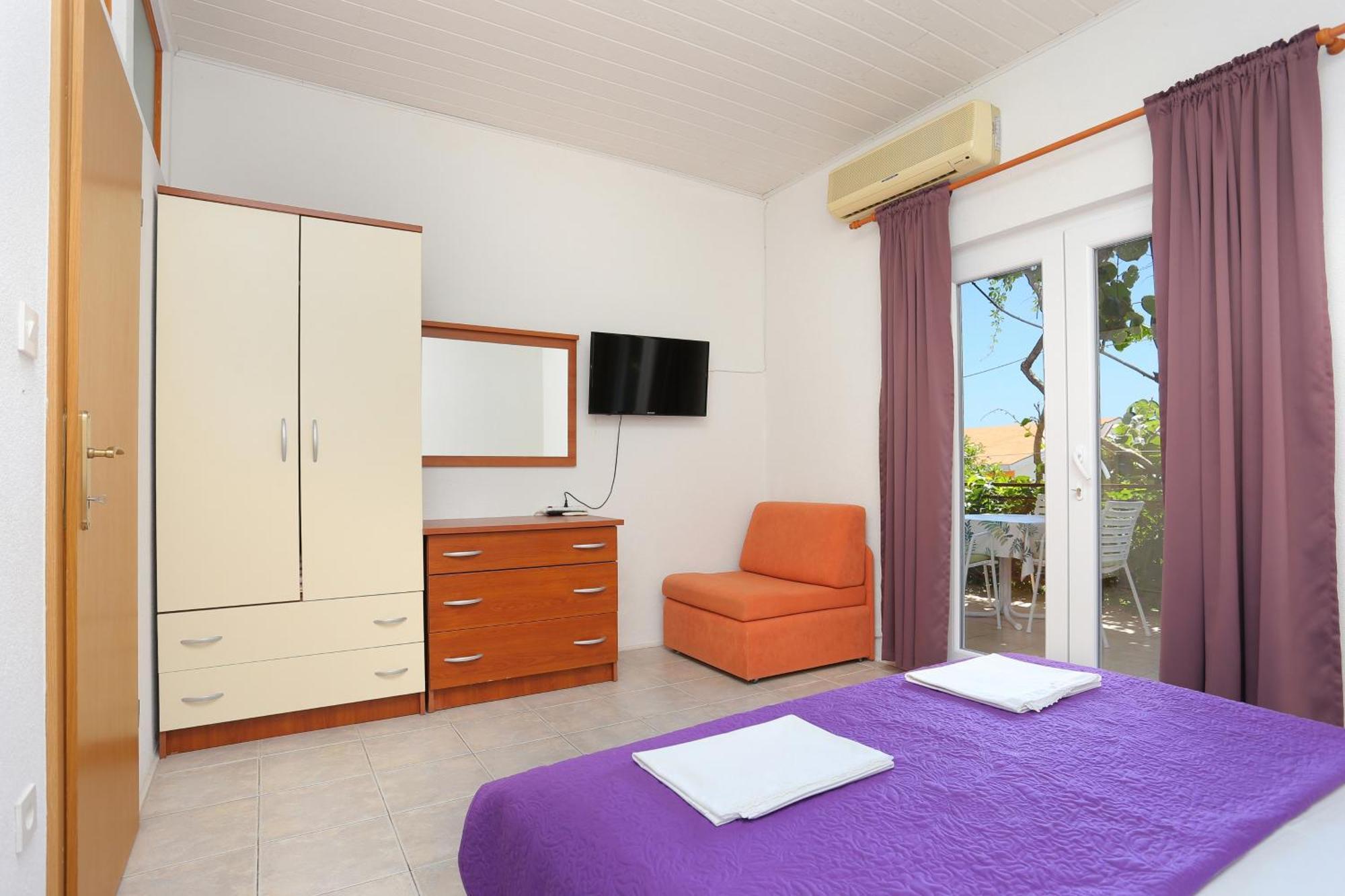 Apartments By The Sea Zivogosce - Blato, Makarska - 1057 Blato  Ruang foto